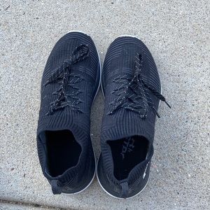 Under armor sock running shoes for wemon